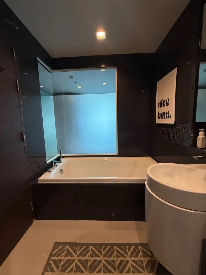 For rent: RHYTHM SATHORN, 29th floor, very high floor, river view, fully furnished. Just bring your belongings and move in.