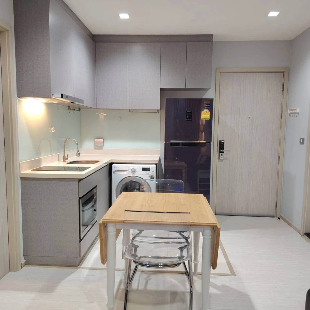 For Rent: Rhythm Sukhumvit 36-38. Spacious 2-bedroom, 2-bathroom unit with a generous layout and full furnishings. Book now!