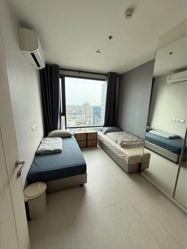 For rent: Rhythm Sukhumvit 42, 26th floor, quiet corner room, high floor, great atmosphere, hurry and reserve now!