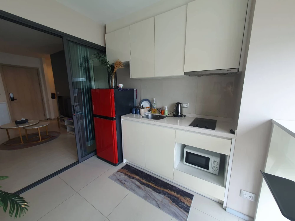 For rent: Rhythm Sukhumvit 42, a nice room with complete facilities. Come and reserve before you miss your chance.