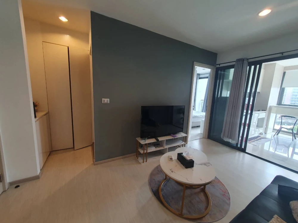 For rent: Rhythm Sukhumvit 42, a nice room with complete facilities. Come and reserve before you miss your chance.
