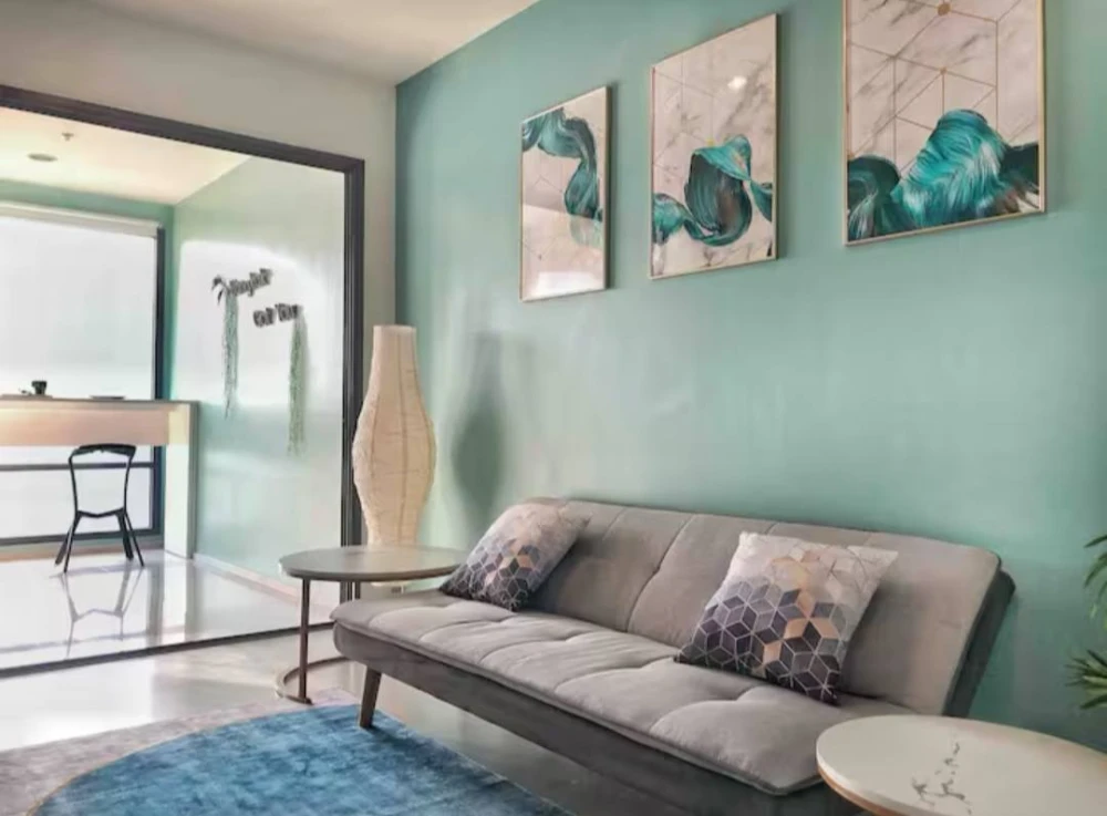 For rent: Rhythm Sukhumvit 42, blue room, bright and comfortable to the eyes, lots of usable space, fully furnished, ready to move in