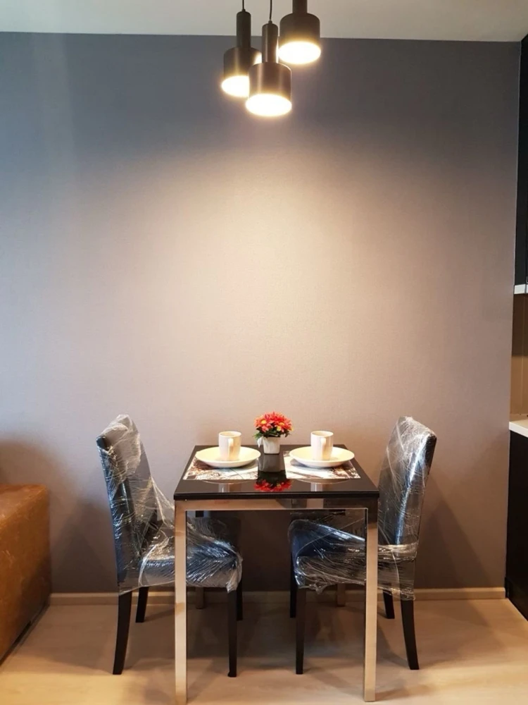 For rent: Rhythm Sukhumvit 44/1, 17th floor. A lovely unit with complete furnishings. Book now!