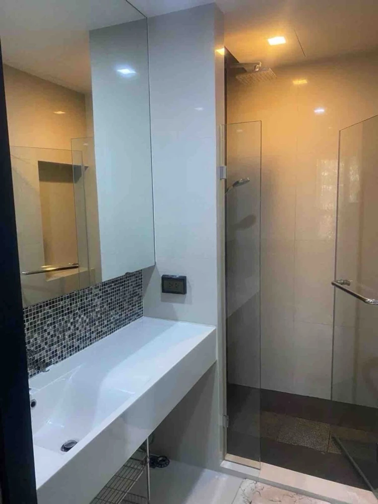 For rent: Rhythm Sukhumvit 44/1, 17th floor. A lovely unit with complete furnishings. Book now!