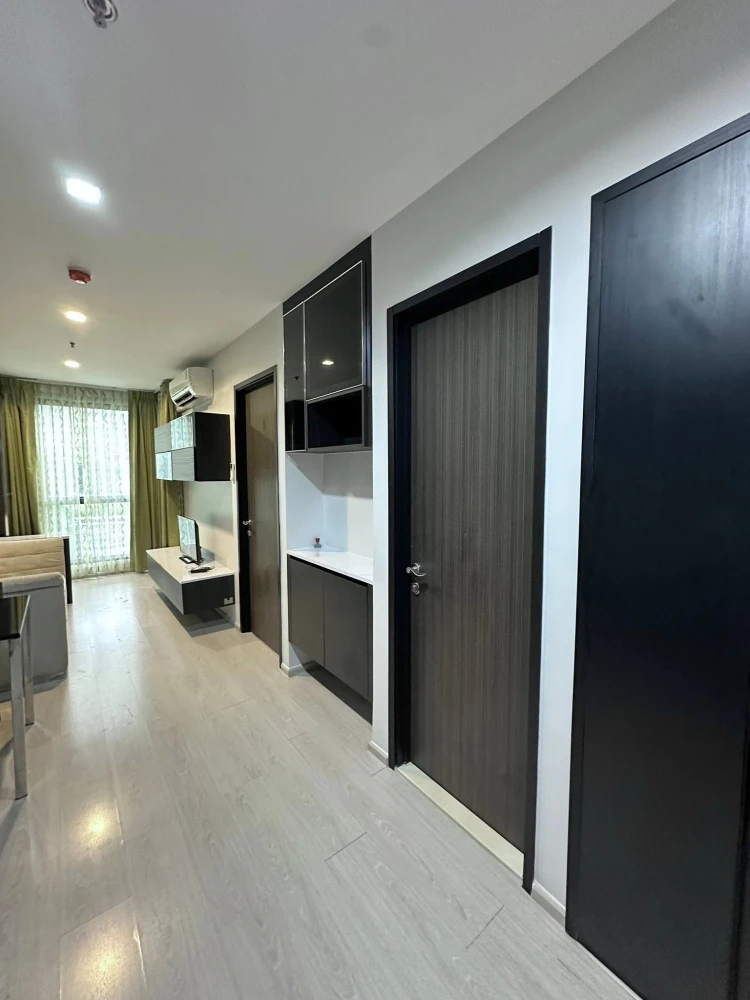 For rent: Rhythm Sukhumvit 44/1, well decorated, with built-in furniture, just bring your own clothes and move in.