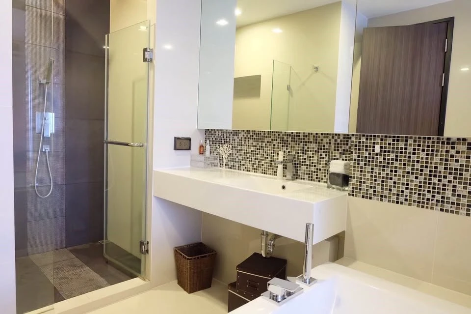 For rent: Rhythm Sukhumvit 44/1, 26th floor unit. Great location, beautiful unblocked view, fully furnished. Book now!