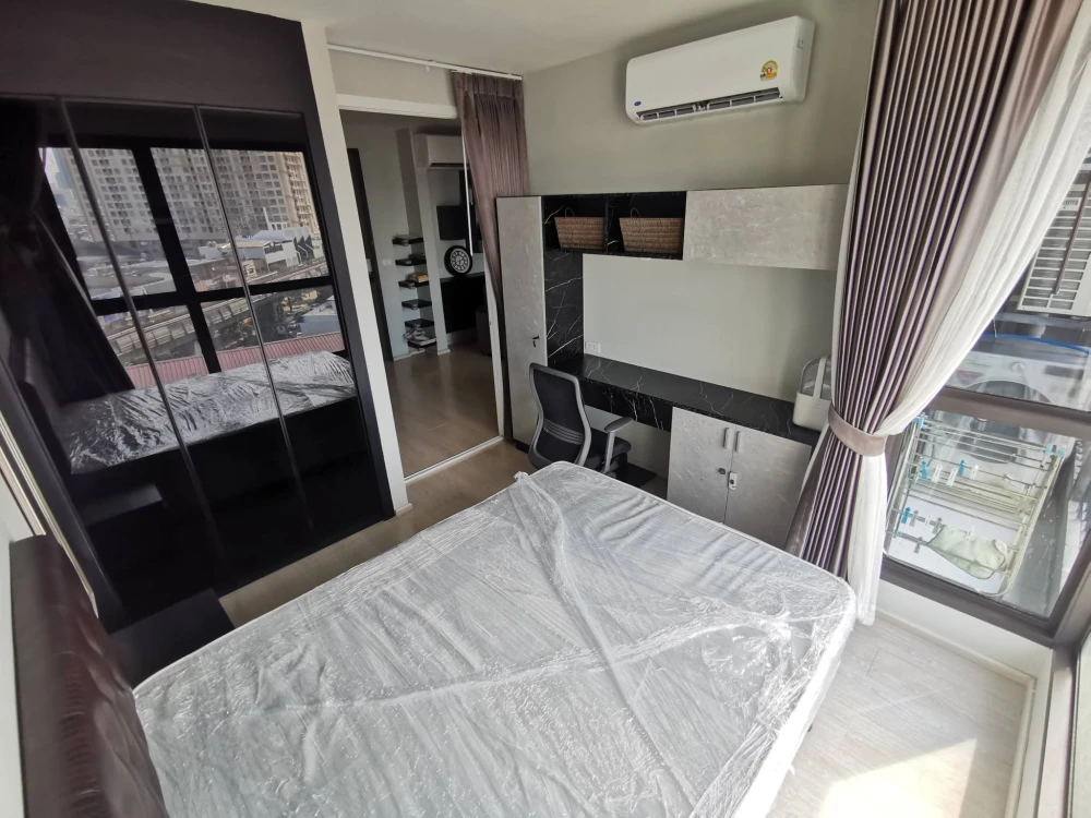Rhythm Sukhumvit 44/1 for rent—move-in ready, fully equipped with amenities, and at a great price. Book now—don't wait!