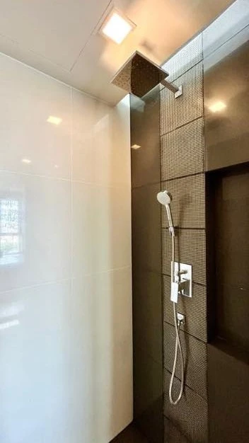 For rent: Rhythm Sukhumvit 44/1, beautiful room, ready to move in. Excellent location. The room is clean and ready for immediate occupancy.