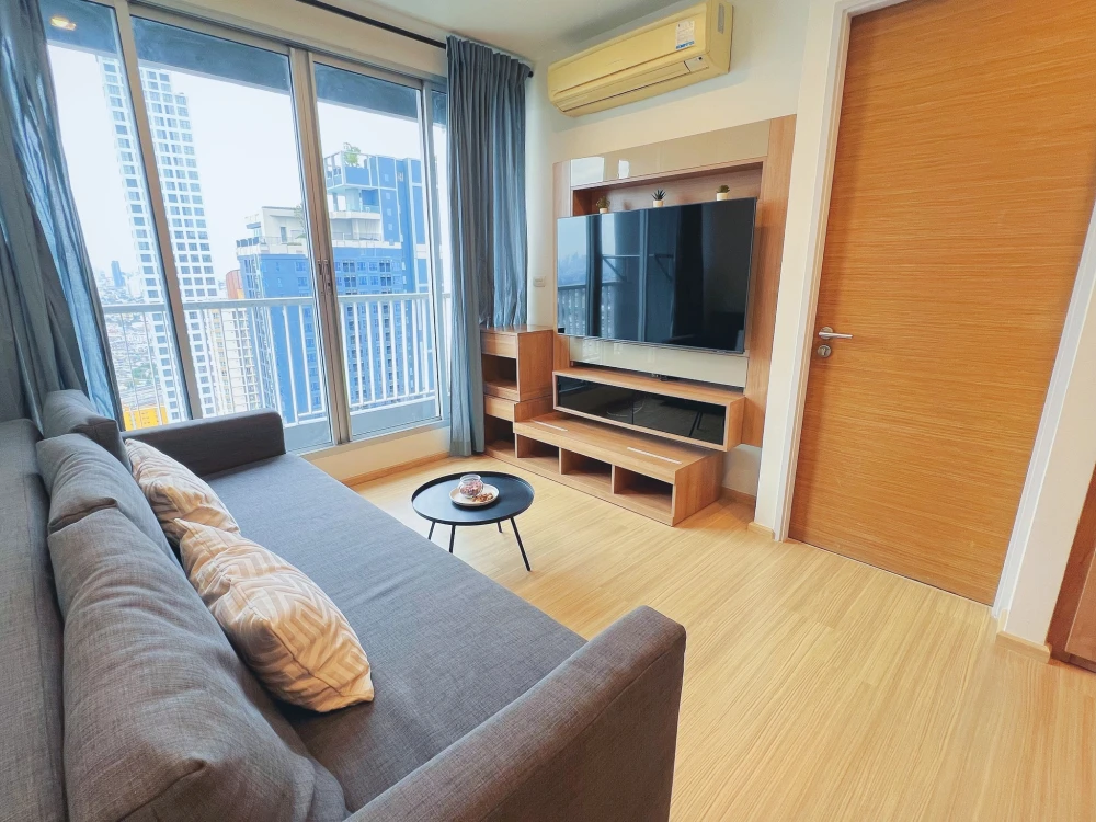 For rent: Rhythm Sukhumvit 50, 1 bedroom, 1 bathroom, plenty of usable space, good location, complete amenities, don't miss out!