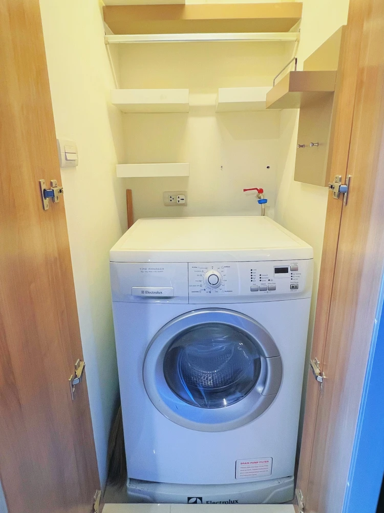 For rent: Rhythm Sukhumvit 50, 1 bedroom, 1 bathroom, plenty of usable space, good location, complete amenities, don't miss out!