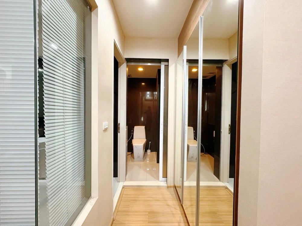 For rent: Rhythm Sukhumvit 50, 17th floor. A lovely unit with complete furnishings. Book now!