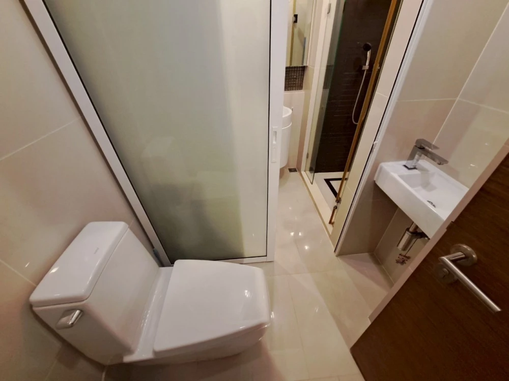 For rent: Rhythm Sukhumvit 50, 20th floor. Nice, fully furnished unit. Book now! Don't miss out!