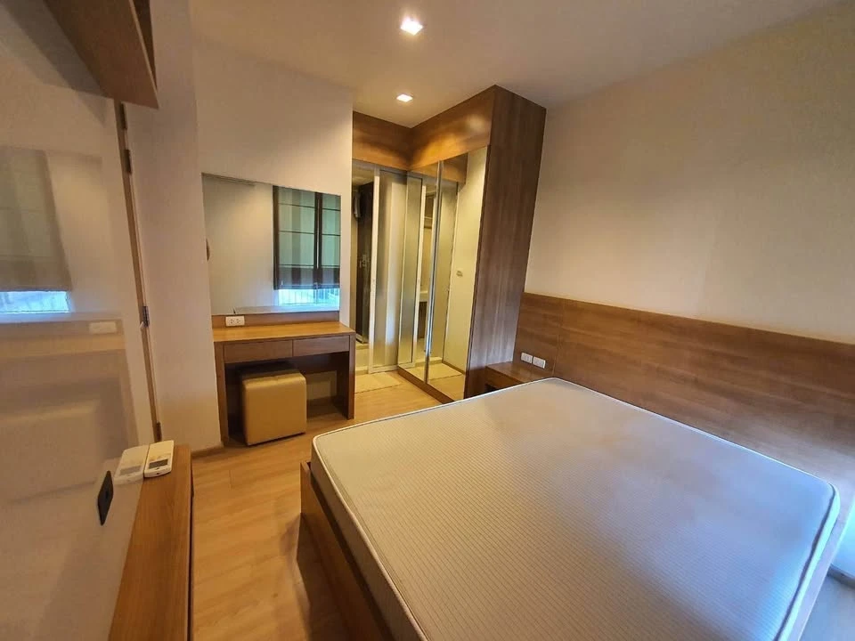 For rent: Rhythm Phahonyothin-Ari, 20th floor, very high, unblocked view, fully furnished, must reserve.