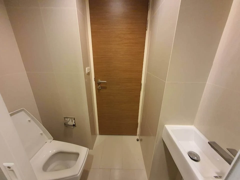 For rent: Rhythm Phahonyothin-Ari, 20th floor, very high, unblocked view, fully furnished, must reserve.
