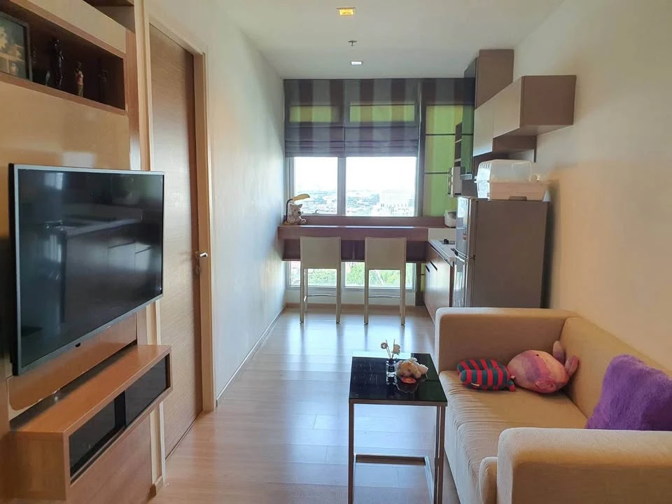 For rent: Rhythm Phahonyothin-Ari, 20th floor, very high, unblocked view, fully furnished, must reserve.