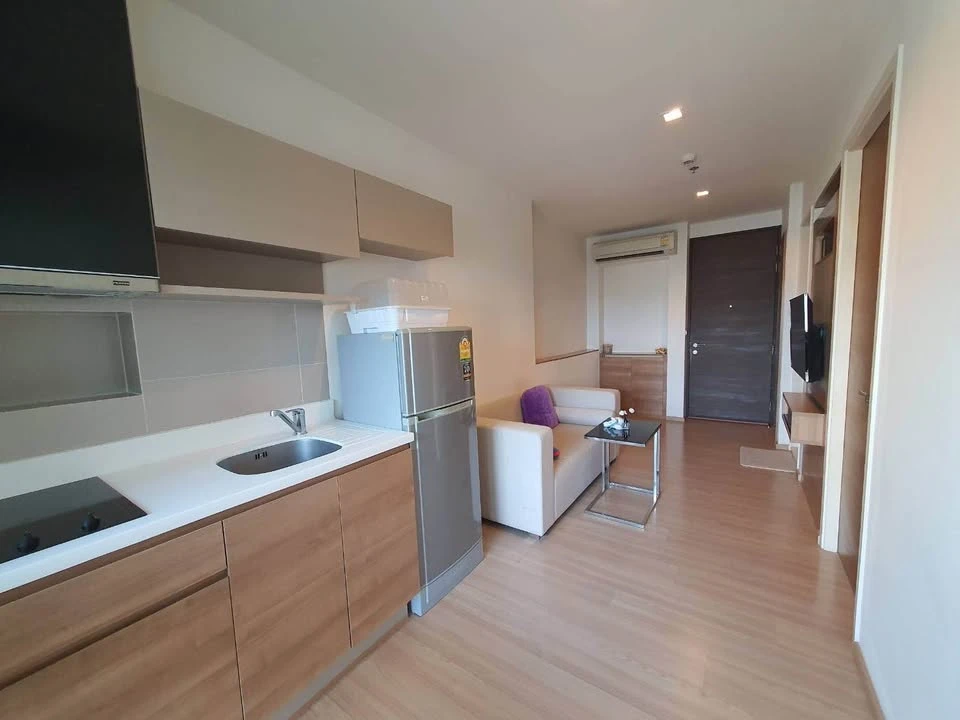 For rent: Rhythm Phahonyothin-Ari, 20th floor, very high, unblocked view, fully furnished, must reserve.