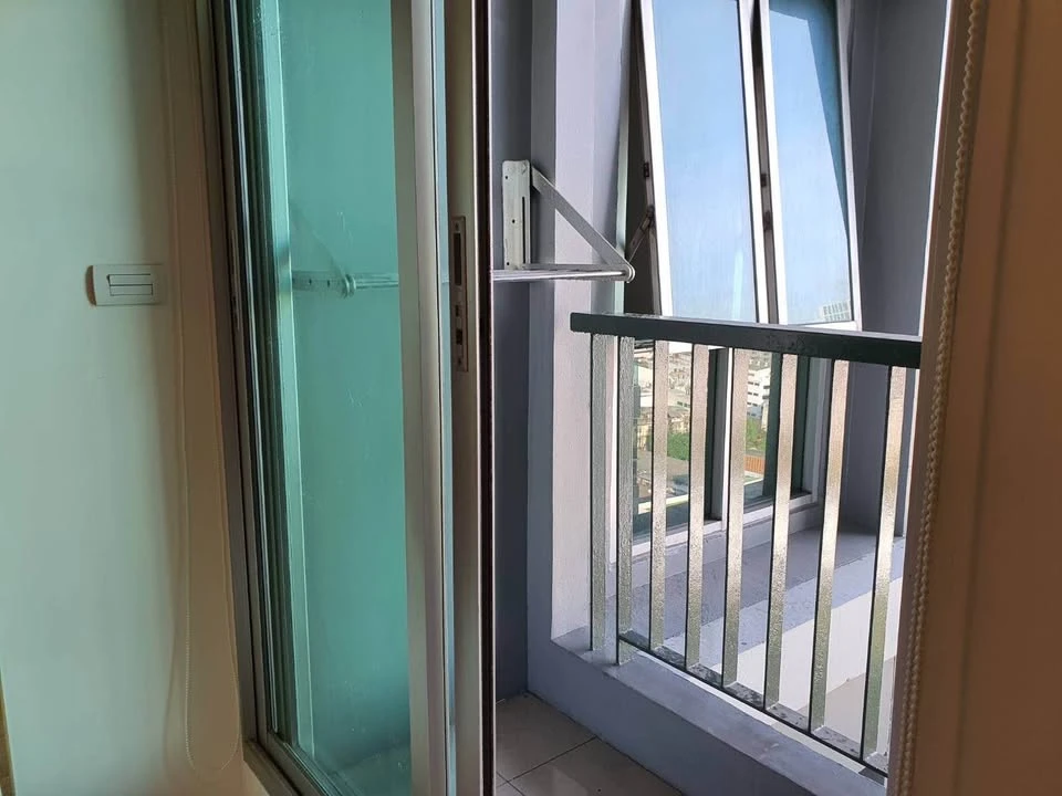 For rent: Rhythm Phahonyothin-Ari, 20th floor, very high, unblocked view, fully furnished, must reserve.