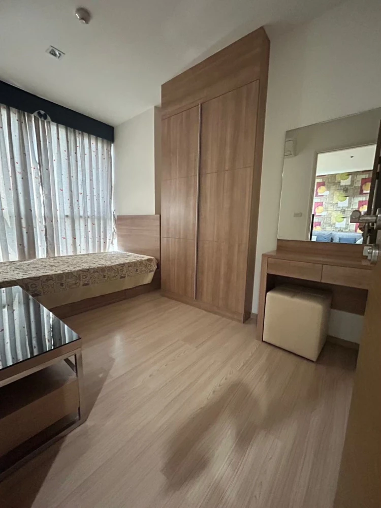 For rent: Rhythm Phahonyothin-Ari, 37th floor. Stunning view! Spacious living area. Don't miss out!