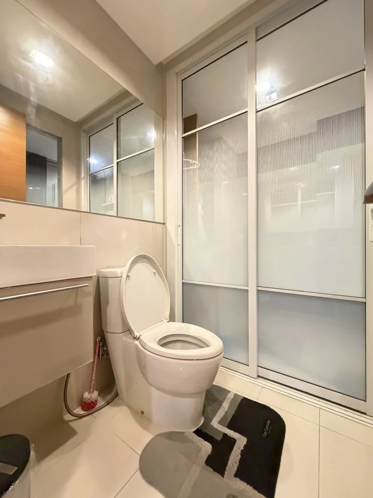 For rent sell: Rhythm Ratchada-Huai Khwang, corner unit, 24th floor, city view, no buildings blocking the view, built-in furniture, fully furnishe