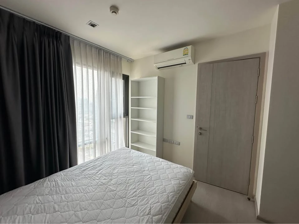 For rent: Rhythm Sukhumvit 36-38, beautiful 1-bedroom unit on a very high floor, fully furnished. Don't miss this opportunity!