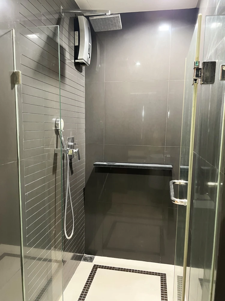For rent: RHYTHM Sukhumvit 50, spacious room, comfortable, not cramped, beautiful view, not blocked, you will regret it if you miss it.