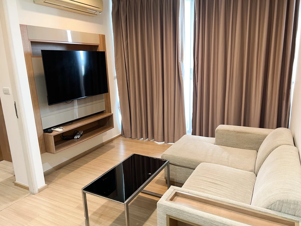 For rent: RHYTHM Sukhumvit 50, spacious room, comfortable, not cramped, beautiful view, not blocked, you will regret it if you miss it.