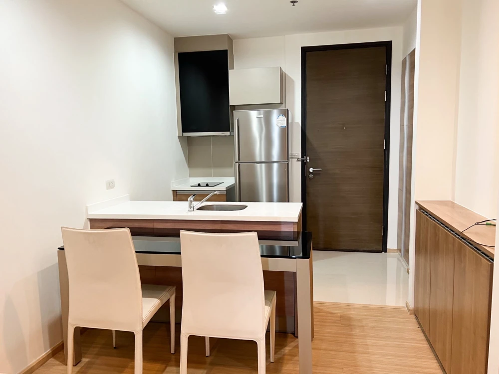 For rent: RHYTHM Sukhumvit 50, spacious room, comfortable, not cramped, beautiful view, not blocked, you will regret it if you miss it.