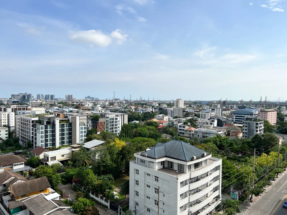 For rent: RHYTHM Sukhumvit 50, spacious room, comfortable, not cramped, beautiful view, not blocked, you will regret it if you miss it.