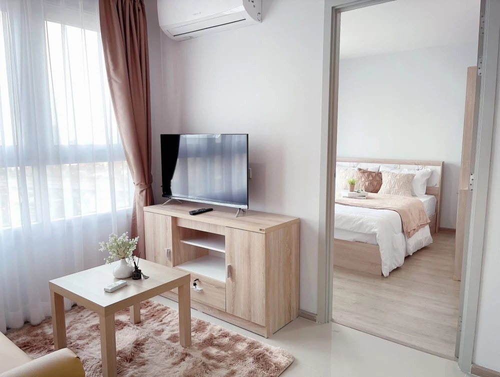 For rent: Rich Park @ Chaophraya, 11th floor room, fully furnished and equipped with appliances. Just bring your bags and move in!
