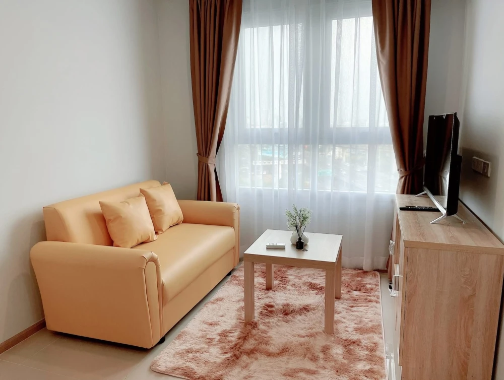 For rent: Rich Park @ Chaophraya, 11th floor room, fully furnished and equipped with appliances. Just bring your bags and move in!