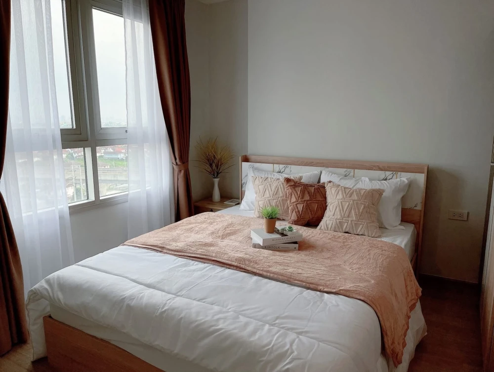 For rent: Rich Park @ Chaophraya, 11th floor room, fully furnished and equipped with appliances. Just bring your bags and move in!