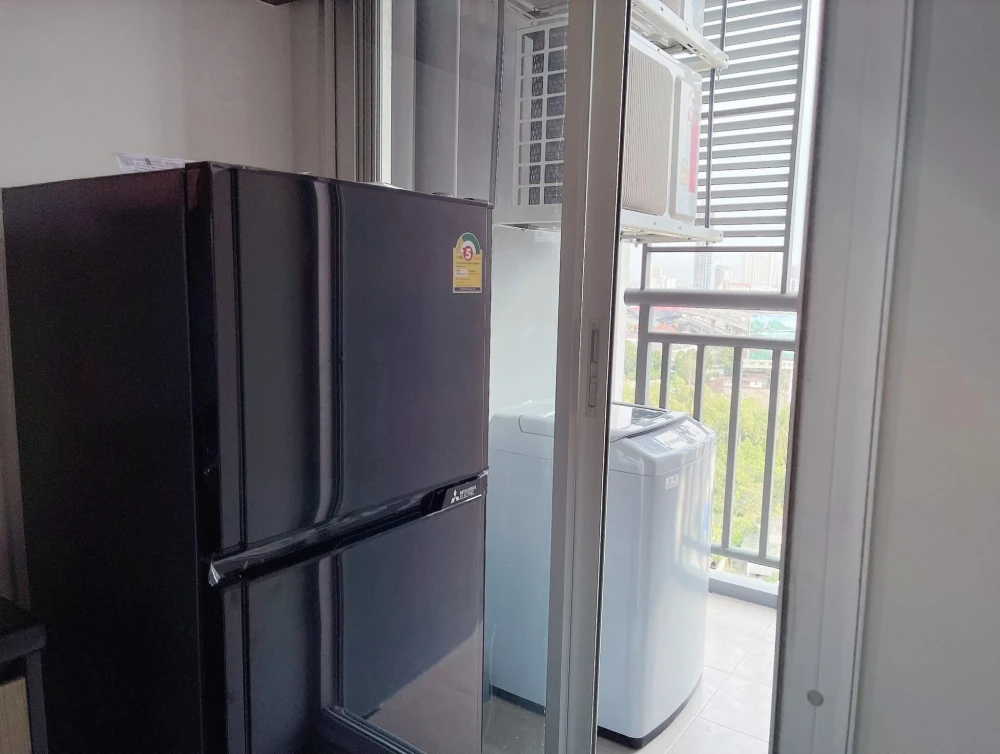 For rent: Rich Park @ Chaophraya, 11th floor room, fully furnished and equipped with appliances. Just bring your bags and move in!