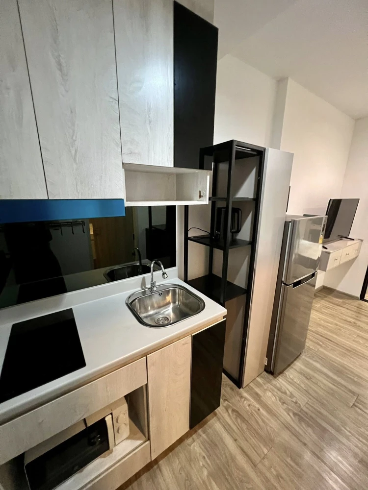 For rent: Rich Park Terminal Phaholyothin 59, high floor room, ready to move in, furnished + appliances included, reserve now!