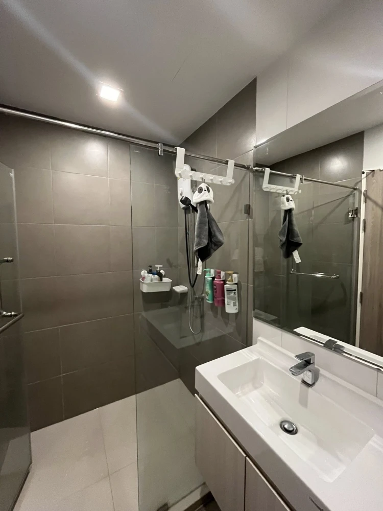 For rent Rich Park Terminal Phahon Yothin 59, 5th floor (30 sq m.), 1 bedroom, 1 bathroom, fully furnished, don't miss it.