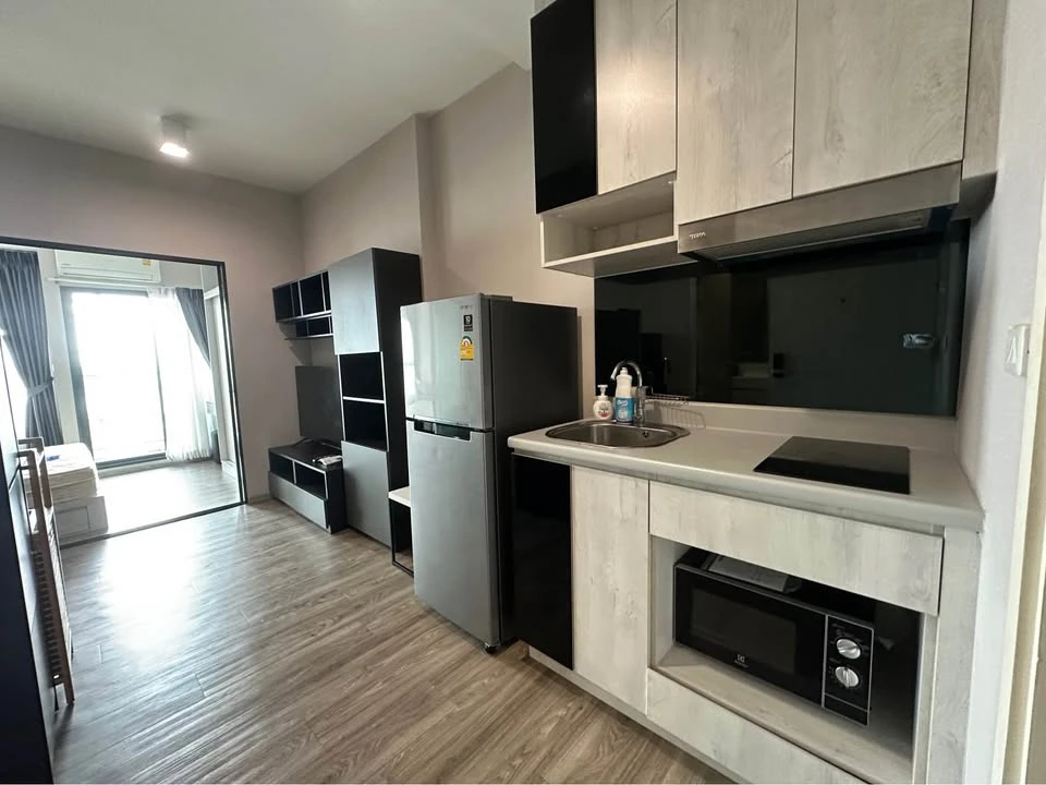 For rent: Rich Park Terminal Phahonyothin 59, fully furnished apartment, ready to move in immediately.