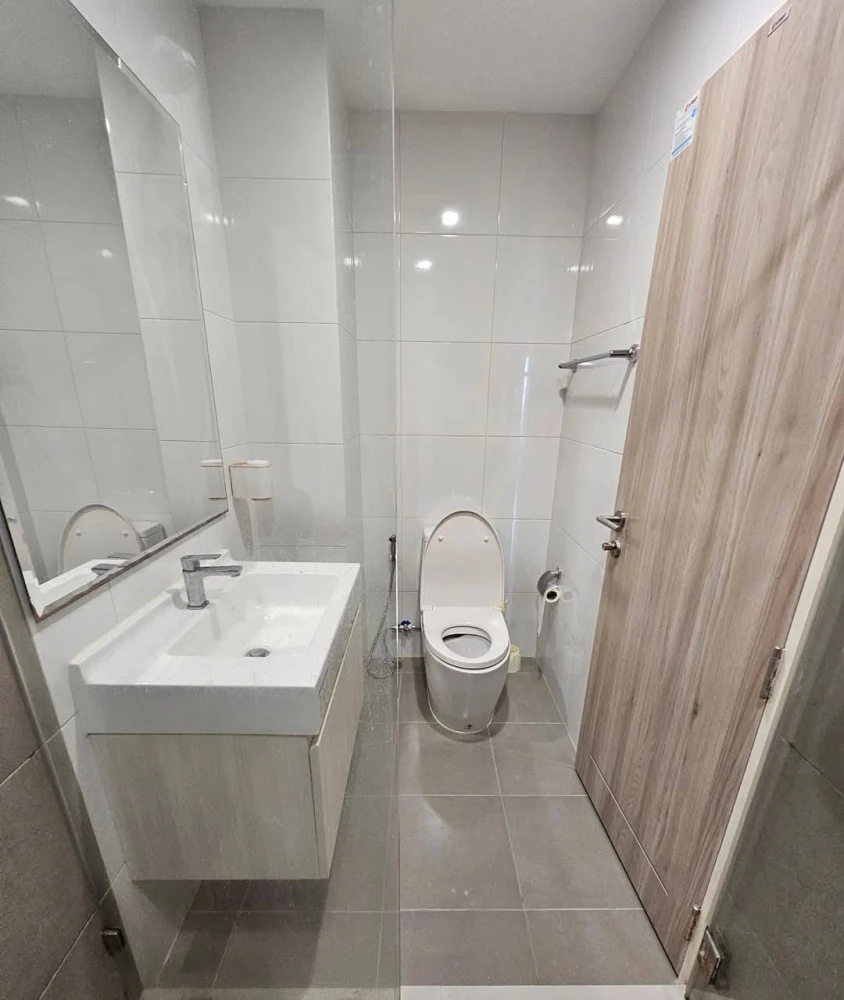 For rent Rich Park terminal Phahon Yothin 59, has a beautiful BTS view, fully furnished, ready to move in