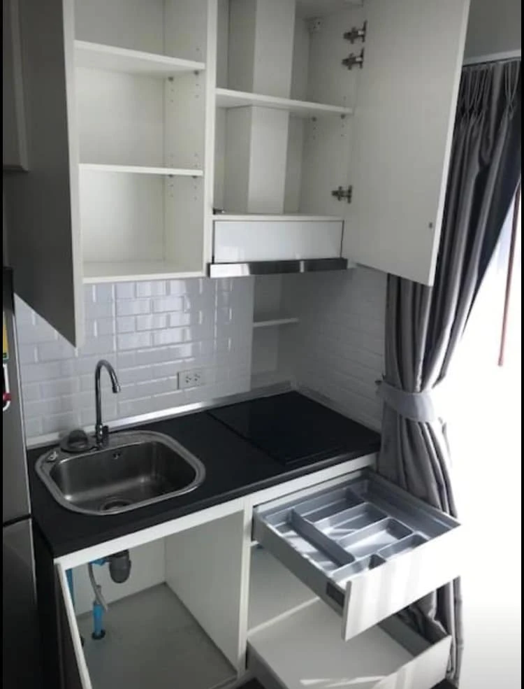 For rent: Rich Park Triple Station, 9th floor, fully furnished, ready to move in. Reserve now, don't miss out!