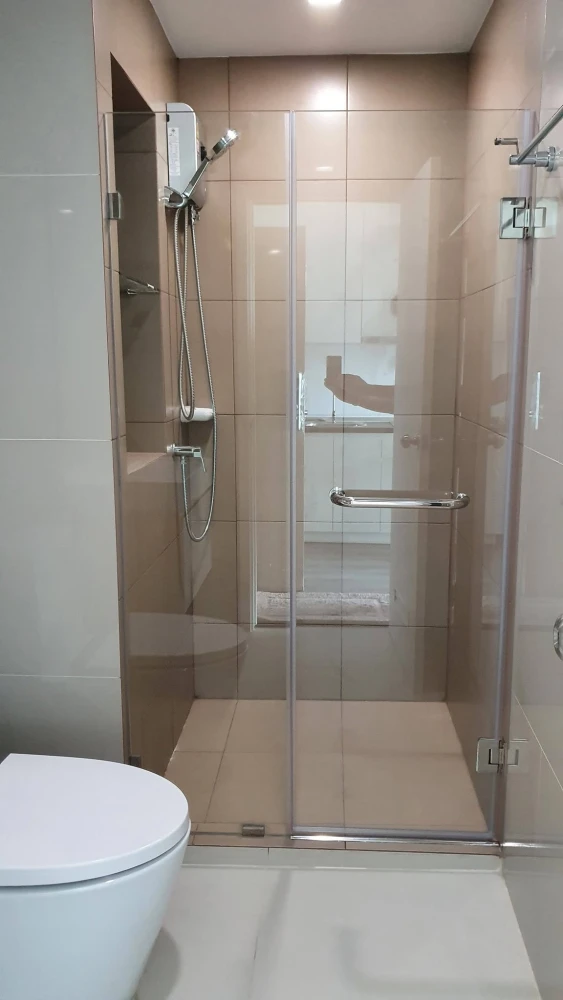 For rent: Unit at Rich Park Triple Station. Located on a high floor with a great view, right next to the mass transit station. Fully furnished with bu