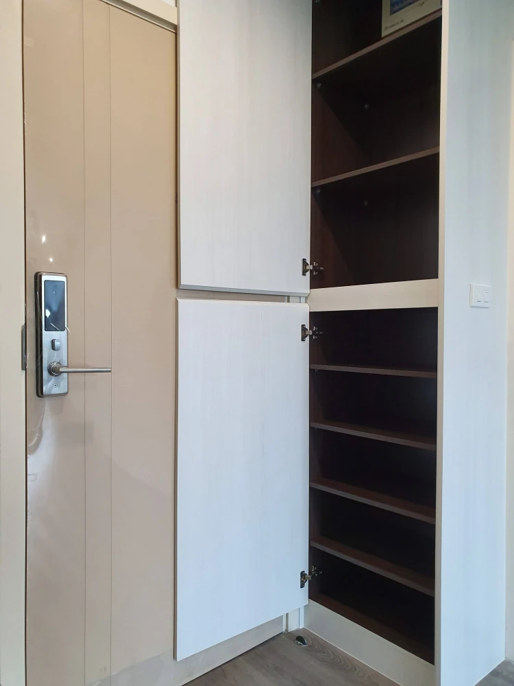 For rent: Unit at Rich Park Triple Station. Located on a high floor with a great view, right next to the mass transit station. Fully furnished with bu