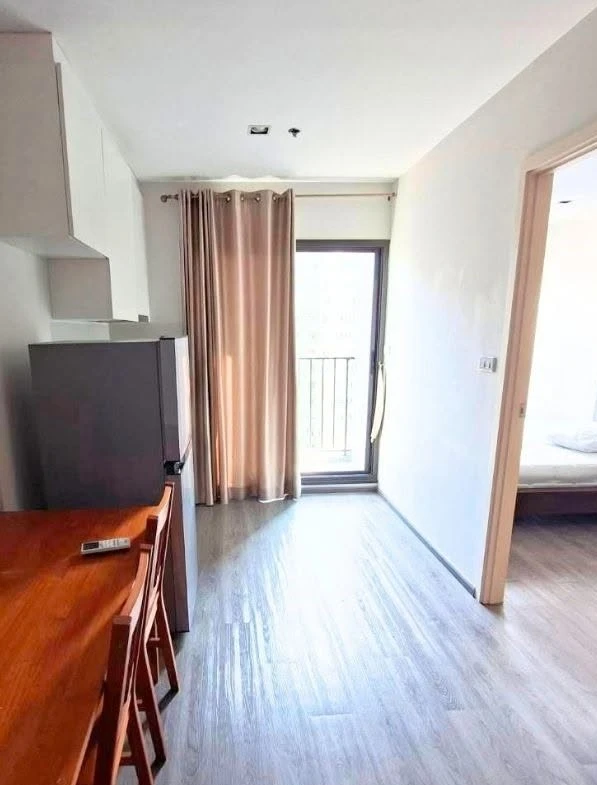 For Rent: Rich Park Triple Station. Pleasant unit on the 19th floor, fully furnished. Book now!