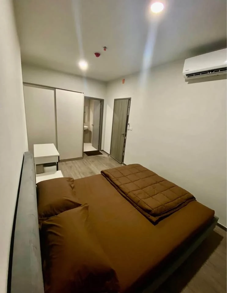 For rent: Rich Point @ BTS Wutthakat, 1 bedroom, 1 bathroom, fully furnished, just bring your bags and move in.