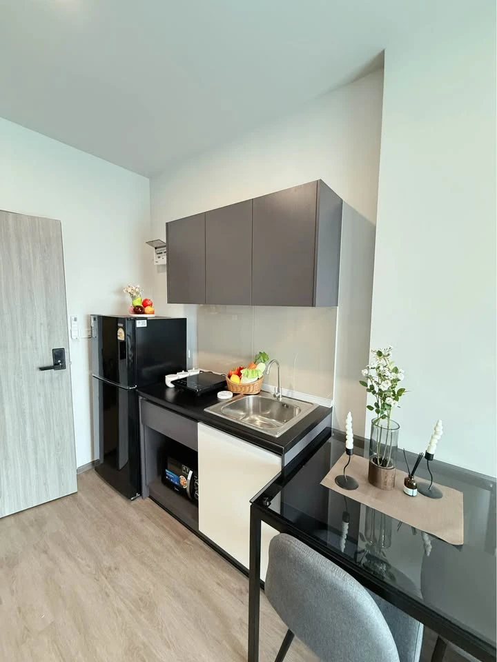 For rent Rich Point @ BTS Wutthakat, 8th floor, beautiful swimming pool view, complete furniture + electrical appliances, ready to move in!