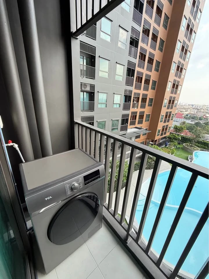 For rent Rich Point @ BTS Wutthakat, 8th floor, beautiful swimming pool view, complete furniture + electrical appliances, ready to move in!