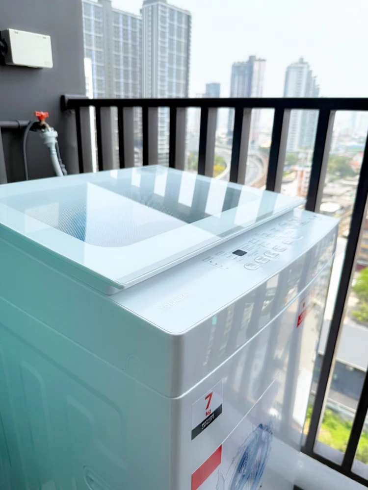 For rent: Rich Point @ BTS Wutthakat, pool view, decorated in bright, comfortable tones, complete with equipment in the room, very worth booking.