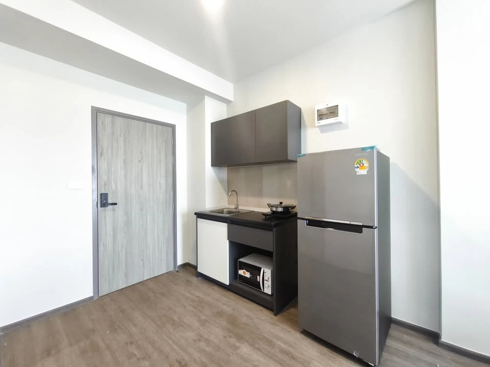For rent: Rich Point @ BTS Wutthakat. High floor unit, fully furnished with appliances, ready to move in.