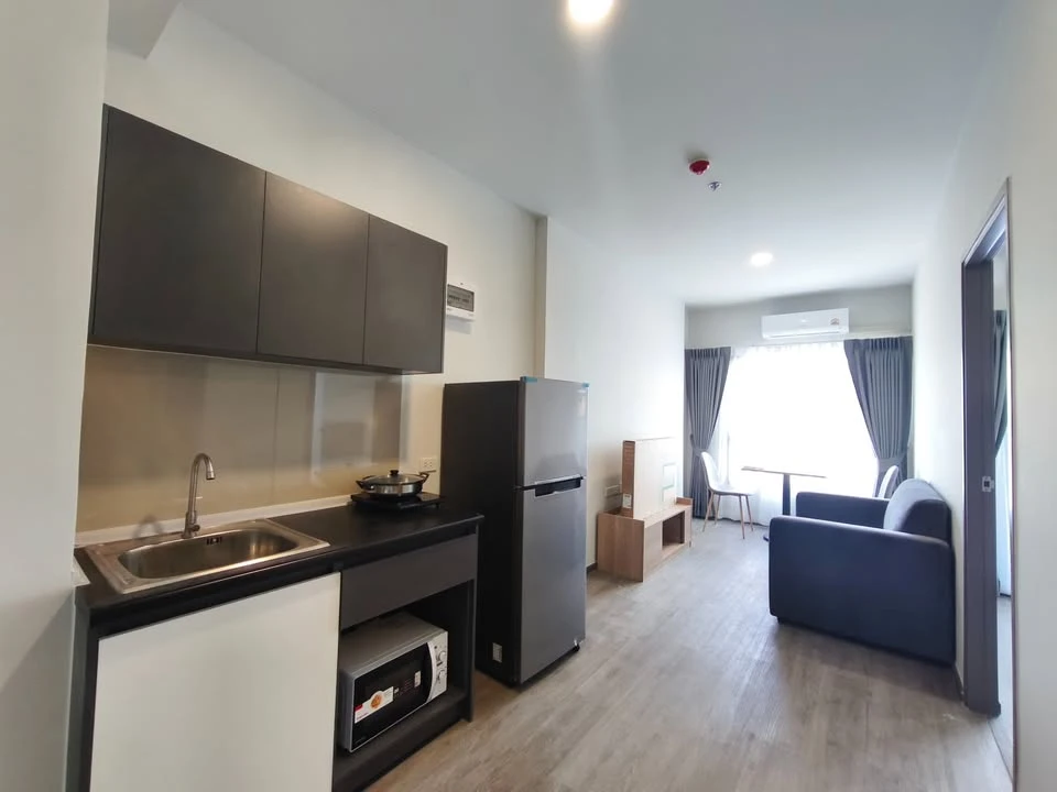For rent: Rich Point @ BTS Wutthakat. High floor unit, fully furnished with appliances, ready to move in.