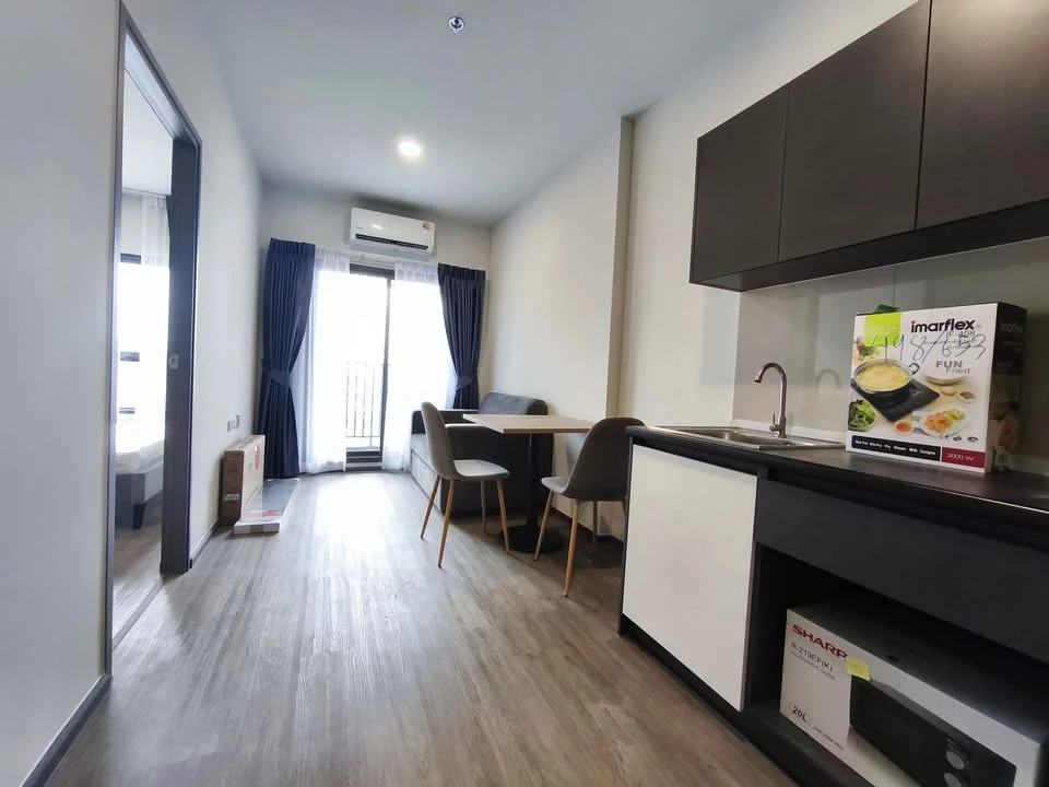 For rent: Rich Point @ BTS Wutthakat, 31st floor, very high, with a clear, open city view. Hurry and reserve now!
