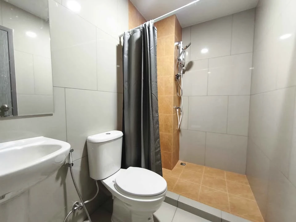 For rent: Rich Point @ BTS Wutthakat, 31st floor, very high, with a clear, open city view. Hurry and reserve now!