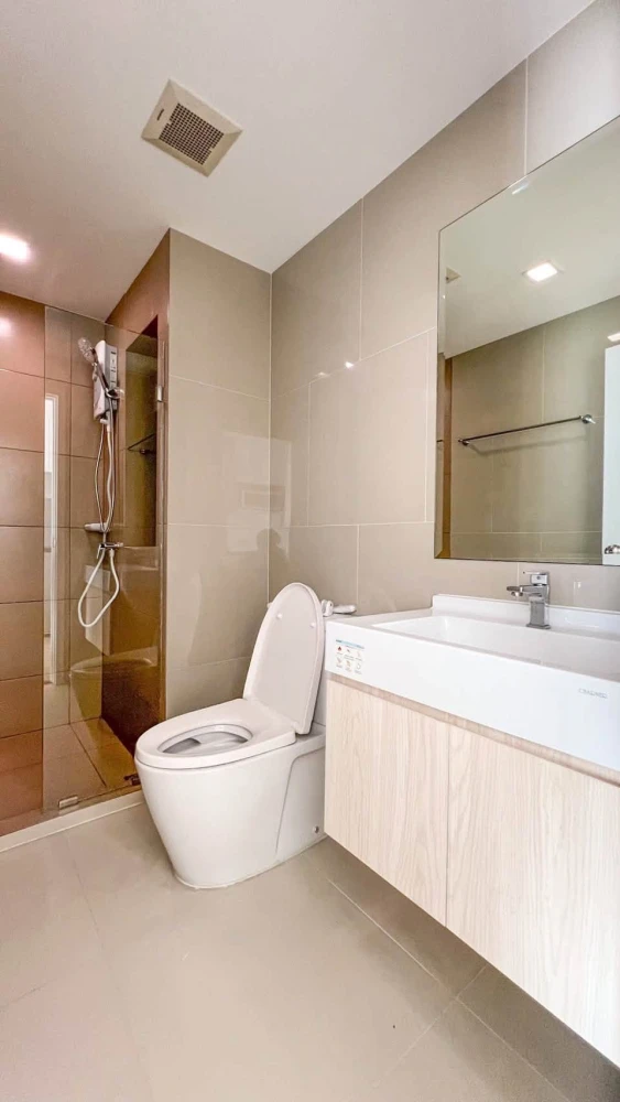 For Rent: Rick Park @Triple Station. A pleasant unit featuring a soothing white color scheme and an affordable price. Book yours today—don't miss out!