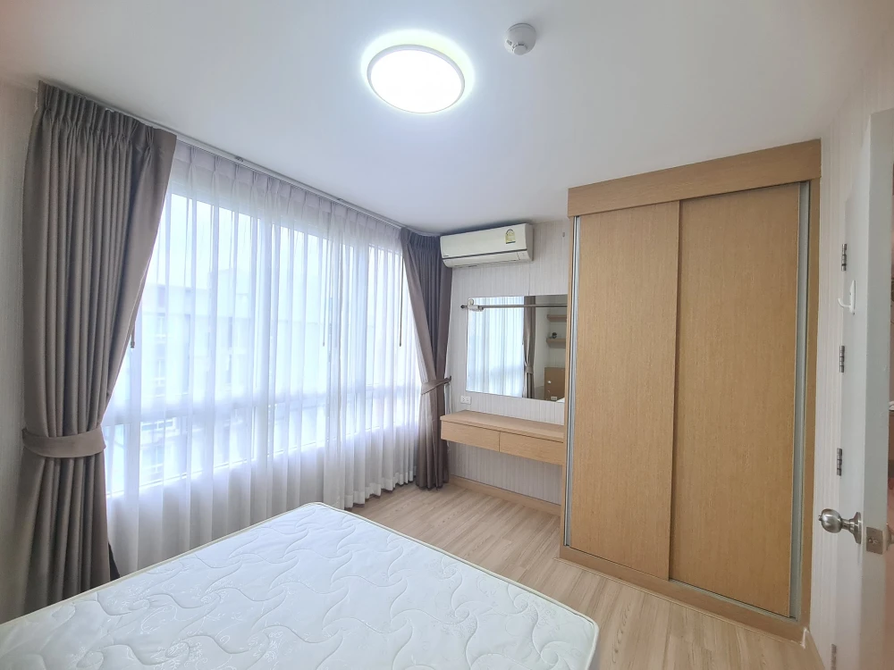 For rent: Rill Condo Rangsit, 1 bedroom, 1 bathroom, fully furnished and equipped, swimming pool view, reserve now!